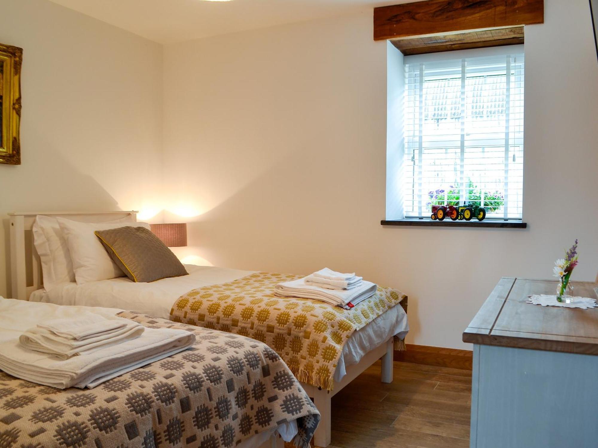 Sgubor Llwyndu Villa Betws  Luaran gambar