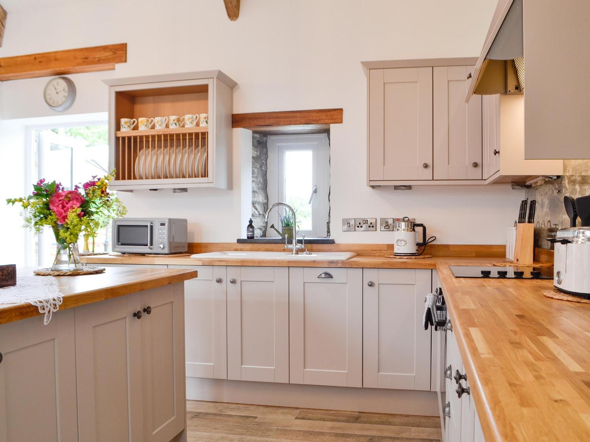 Sgubor Llwyndu Villa Betws  Luaran gambar
